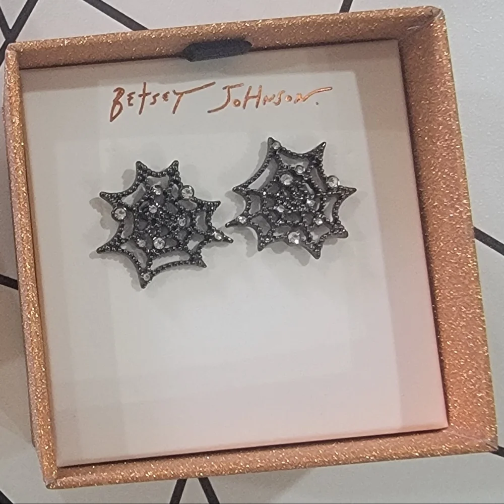 Betsey Johnson spiderweb 🕸 earrings - Picture 5 of 10